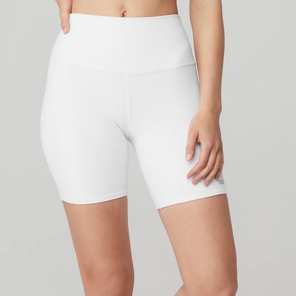 ALO white 7” biker shirt - Picture 1 of 3